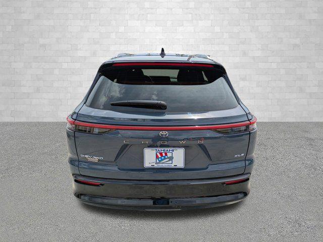 2025 Toyota Crown Signia XLE