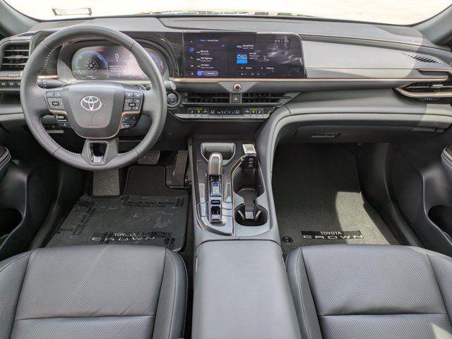 2025 Toyota Crown Signia XLE