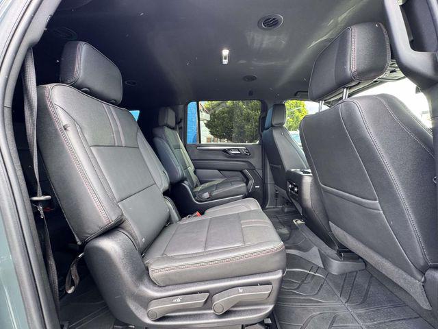 2025 Chevrolet Suburban 4WD RST