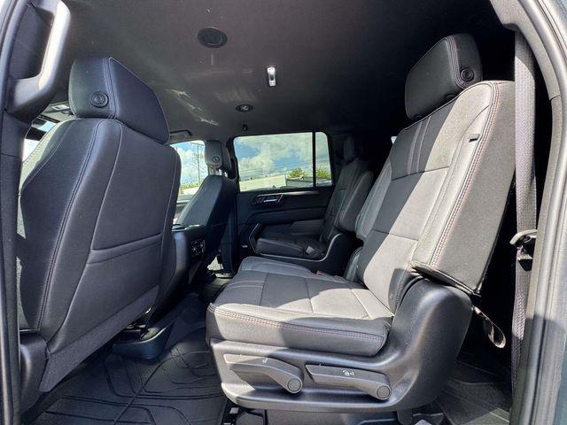 2025 Chevrolet Suburban 4WD RST
