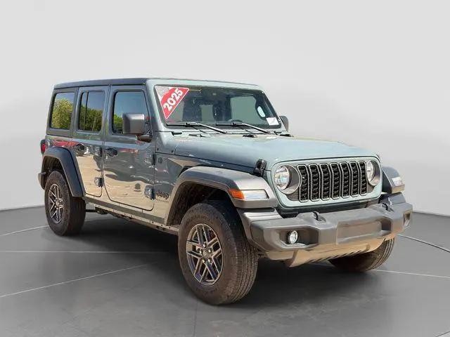 2025 Jeep Wrangler 4-Door Summit 4x4 for sale in Jefferson City, MO