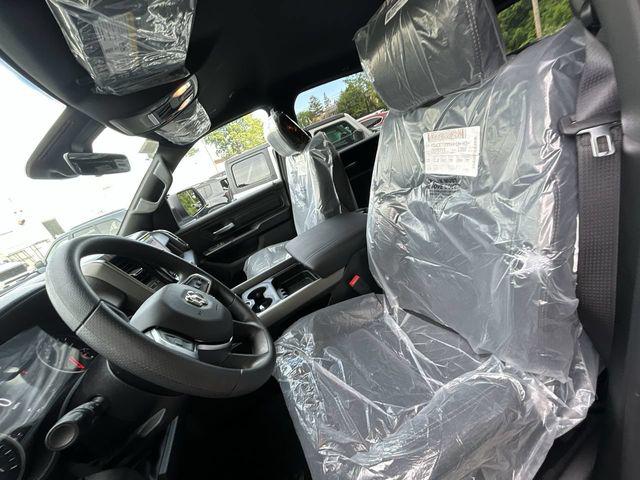 2026 Ram 1500 Express Crew Cab 4x4 57 Box