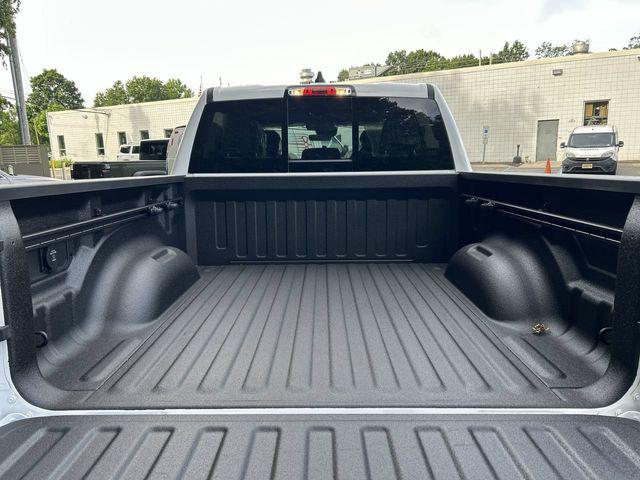 2026 Ram 1500 Express Crew Cab 4x4 57 Box