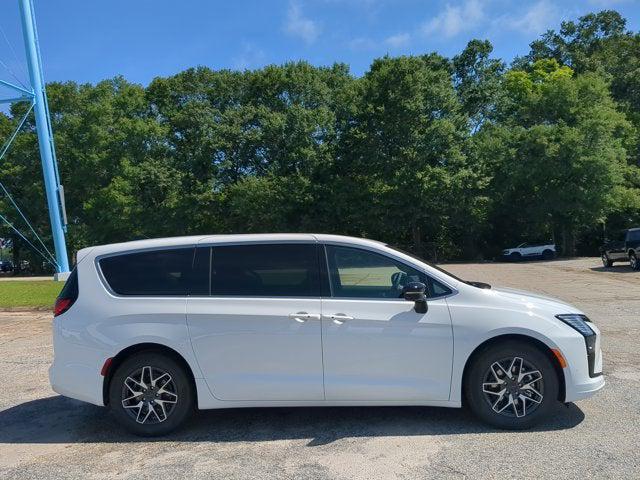 2027 Chrysler Pacifica PACIFICA LIMITED