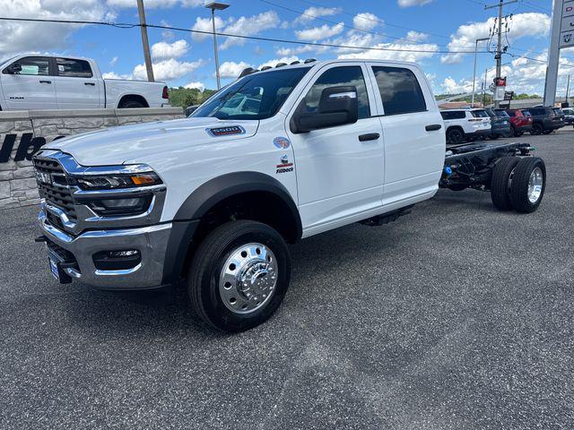 2026 RAM 5500 Chassis RAM 5500 TRADESMAN CHASSIS CREW CAB 4X4 84 CA
