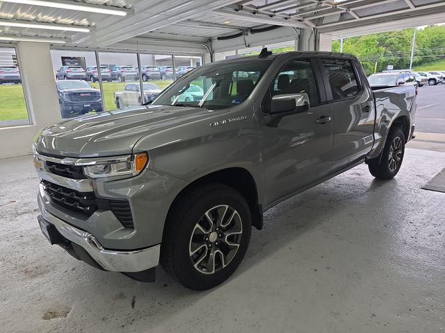 2023 Chevrolet Silverado 1500 4WD Crew Cab Short Bed LT with 2FL