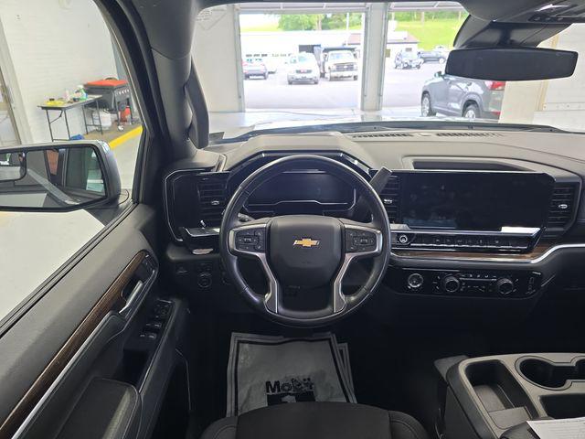 2023 Chevrolet Silverado 1500 4WD Crew Cab Short Bed LT with 2FL