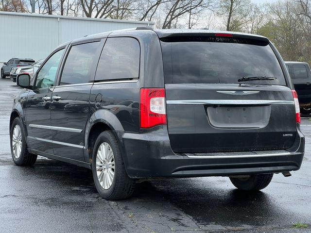 2012 Chrysler Town & Country Limited