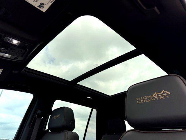 2022 Chevrolet Tahoe 4WD High Country