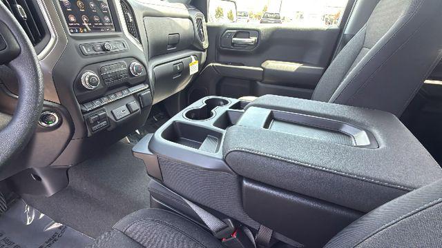 2026 GMC Sierra 1500 Crew Cab, Short Bed, Pro, 4WD