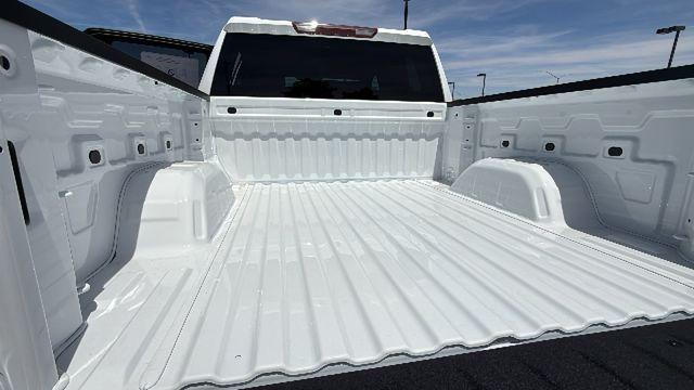 2026 GMC Sierra 1500 Crew Cab, Short Bed, Pro, 4WD