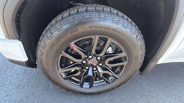 2026 GMC Sierra 1500 Crew Cab, Short Bed, Pro, 4WD