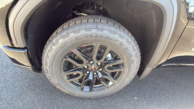 2026 GMC Sierra 1500 Crew Cab, Short Bed, Pro, 4WD