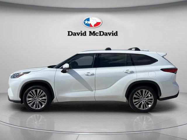 2023 Toyota Highlander Hybrid Platinum