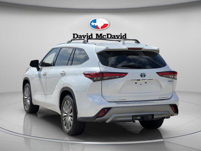 2023 Toyota Highlander Hybrid Platinum