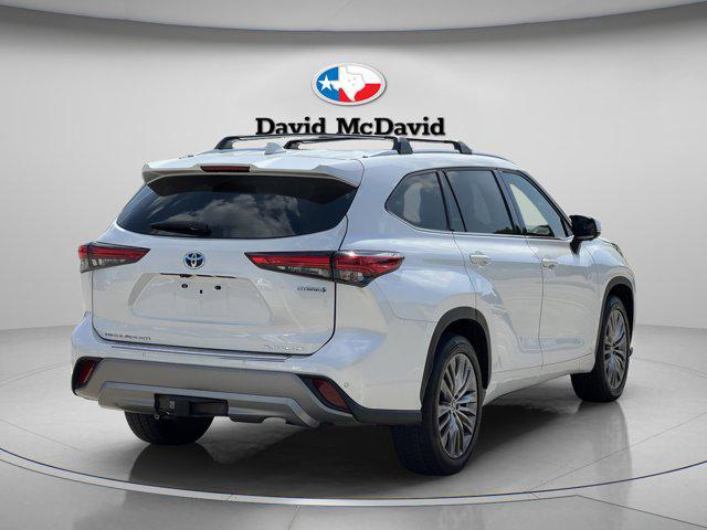 2023 Toyota Highlander Hybrid Platinum
