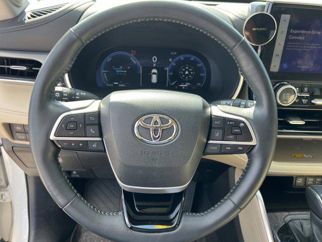 2023 Toyota Highlander Hybrid Platinum