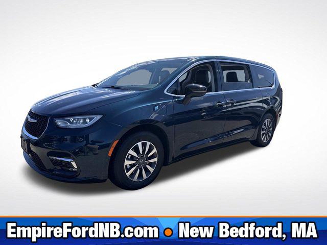 2024 Chrysler Pacifica Hybrid Select for sale in New Bedford, MA