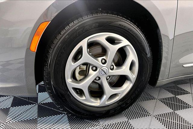 Used 2023 Chrysler Pacifica Limited For Sale in Millington, TN