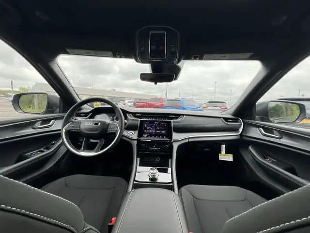 2026 Jeep Grand Cherokee L Altitude 4x4