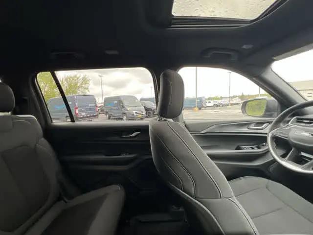 2026 Jeep Grand Cherokee L Altitude 4x4