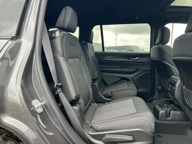 2026 Jeep Grand Cherokee L Altitude 4x4