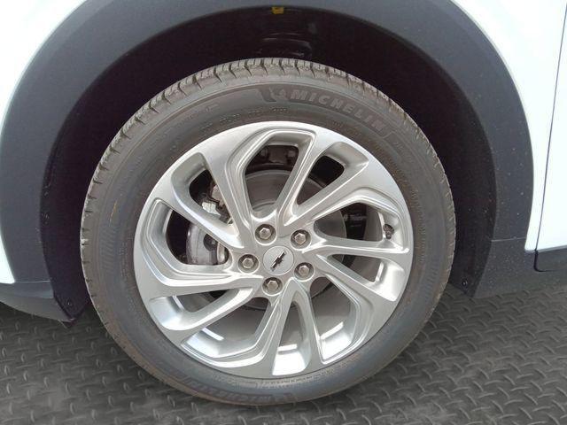 2027 Chevrolet Bolt LT FWD