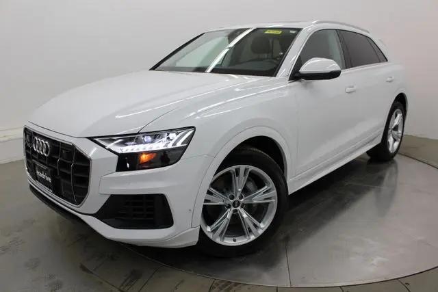 2022 Audi Q8 Premium Plus 55 TFSI quattro Tiptronic