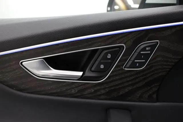 2022 Audi Q8 Premium Plus 55 TFSI quattro Tiptronic