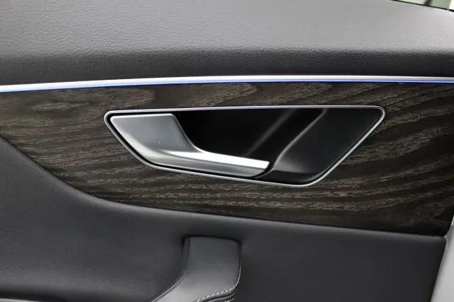 2022 Audi Q8 Premium Plus 55 TFSI quattro Tiptronic