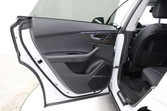 2022 Audi Q8 Premium Plus 55 TFSI quattro Tiptronic