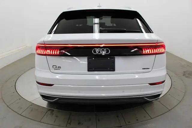 2022 Audi Q8 Premium Plus 55 TFSI quattro Tiptronic
