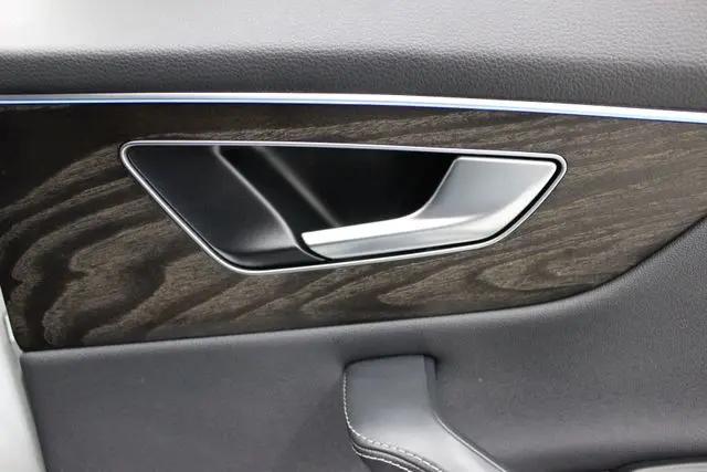 2022 Audi Q8 Premium Plus 55 TFSI quattro Tiptronic
