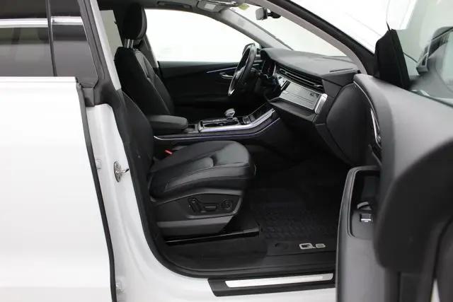 2022 Audi Q8 Premium Plus 55 TFSI quattro Tiptronic