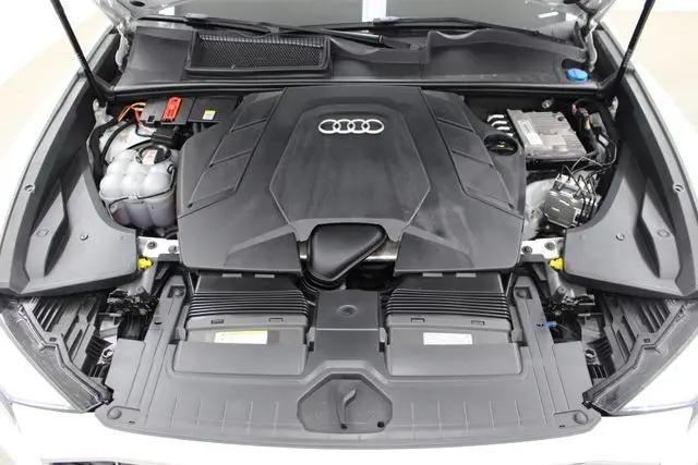 2022 Audi Q8 Premium Plus 55 TFSI quattro Tiptronic