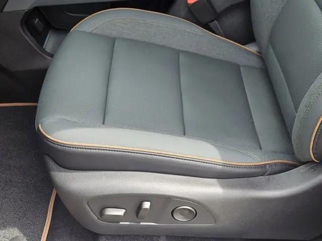 2026 GMC Acadia AT4 AWD