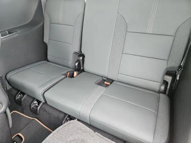 2026 GMC Acadia AT4 AWD