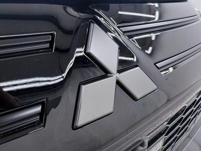 2026 Mitsubishi Outlander LE 1.5T S-AWC