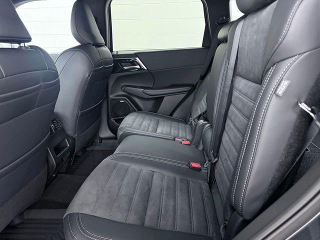 2026 Mitsubishi Outlander LE 1.5T S-AWC