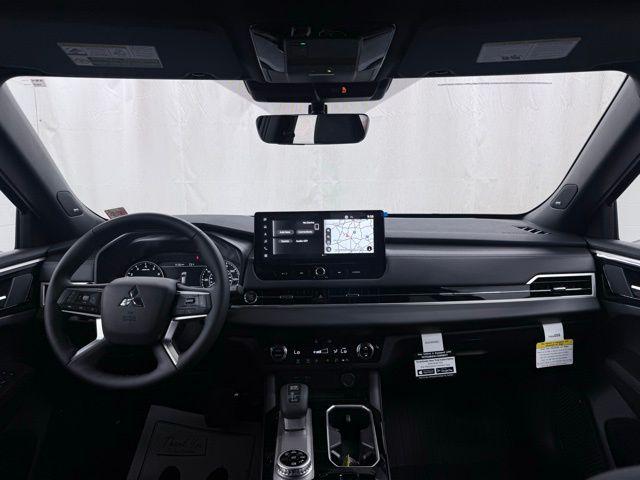 2026 Mitsubishi Outlander LE 1.5T S-AWC