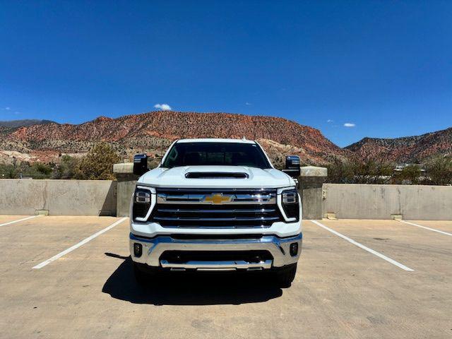 2026 Chevrolet Silverado 3500HD Crew Cab, Standard Bed, LTZ, 4WD