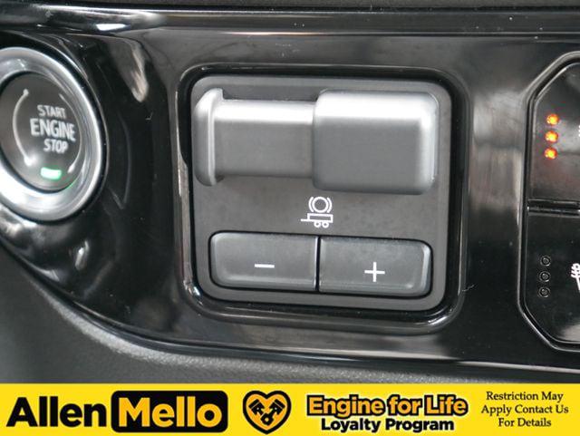 2024 GMC Sierra 1500 4WD Crew Cab Short Box Elevation with 3SB