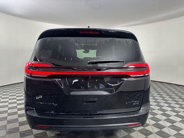 2027 Chrysler Pacifica Limited