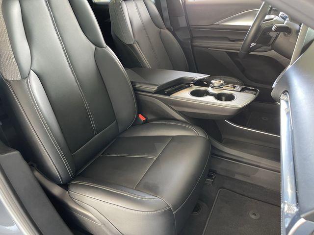 2024 Cadillac iQ Tech w/1SA