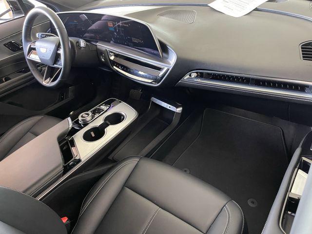 2024 Cadillac iQ Tech w/1SA