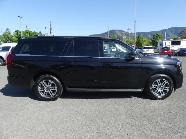 2025 Ford Expedition Active MAX