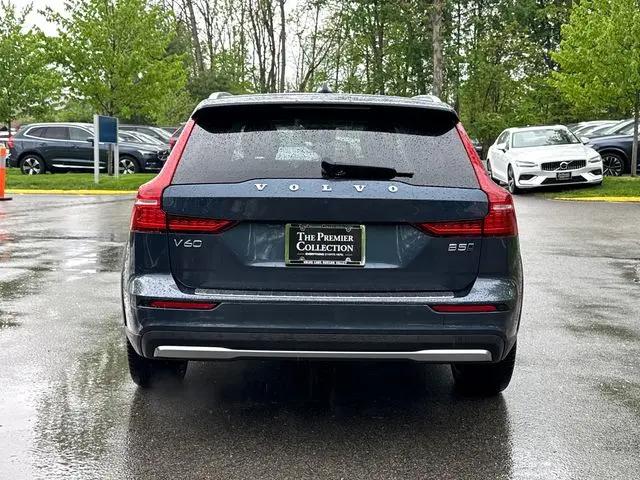 2025 Volvo V60 Cross Country Plus, B5 AWD Gas (mild hybrid)