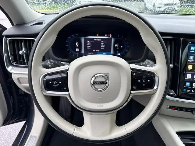 2025 Volvo V60 Cross Country Plus, B5 AWD Gas (mild hybrid)