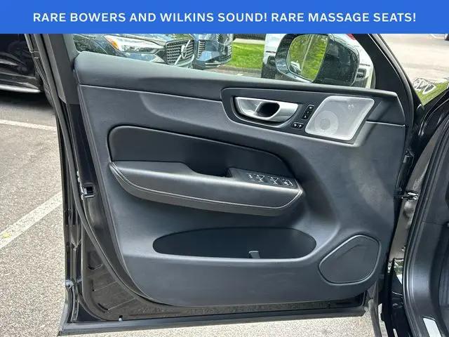 2024 Volvo XC60 Recharge T8 Ultimate Black Edition