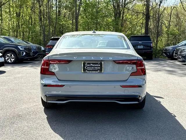 2024 Volvo S60 B5 Core Dark Theme